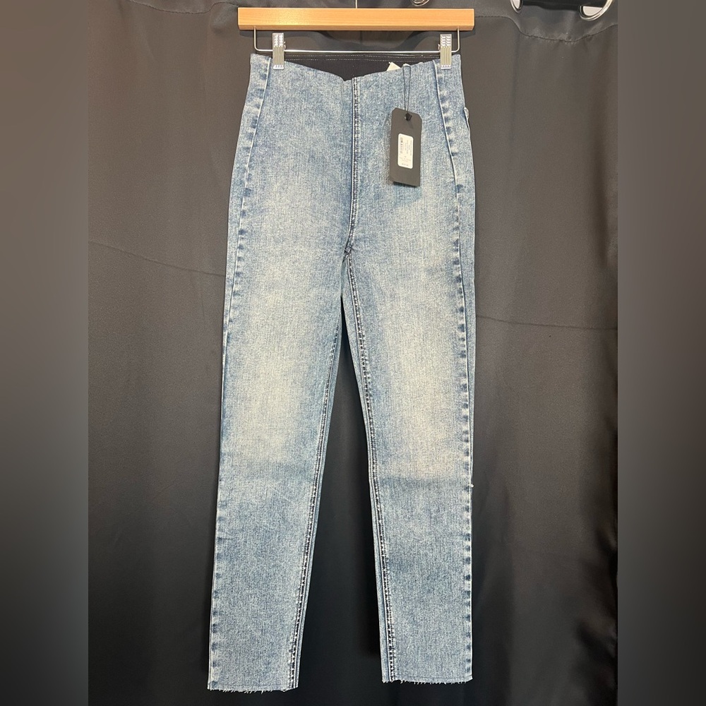 NWT Rag and bone Nina high-rise Pull On in pearl. MSRP$225